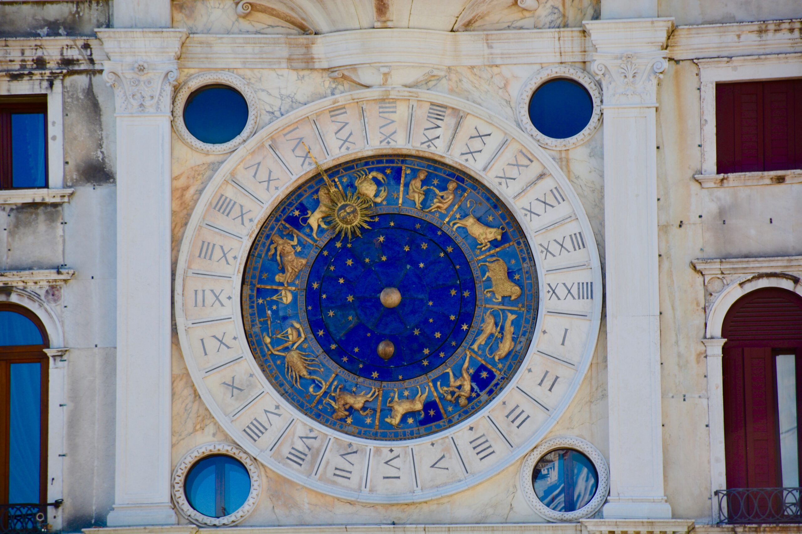 Horoskop na sierpień